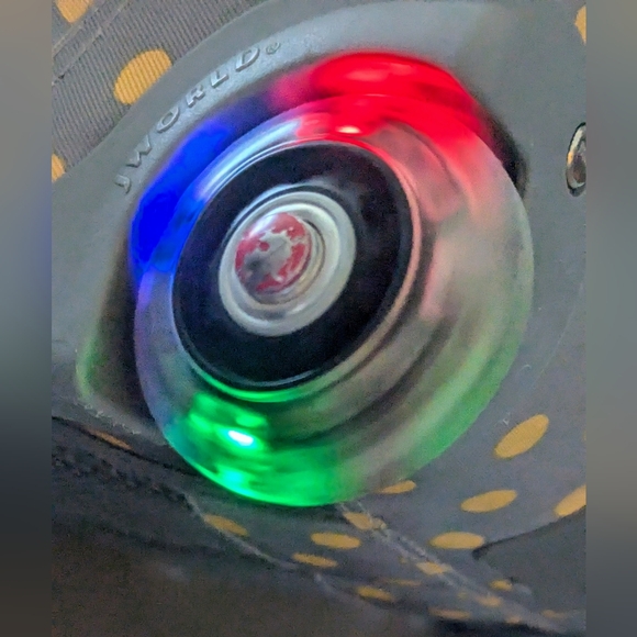 J World New York Lollipop Kids Rolling Backpack - Picture 17 of 17